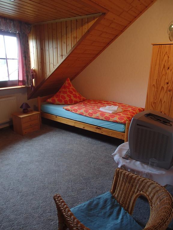 Ferienwohnung Meisenthal nähe Nürburgring Kelberg Zimmer foto