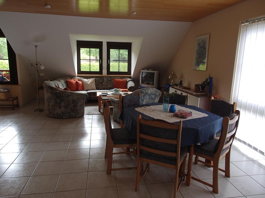 Ferienwohnung Meisenthal nähe Nürburgring Kelberg Zimmer foto