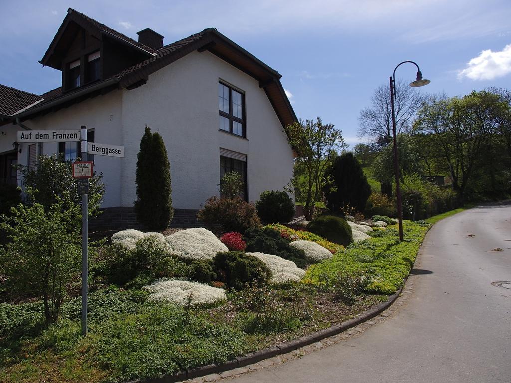 Ferienwohnung Meisenthal nähe Nürburgring Kelberg Zimmer foto